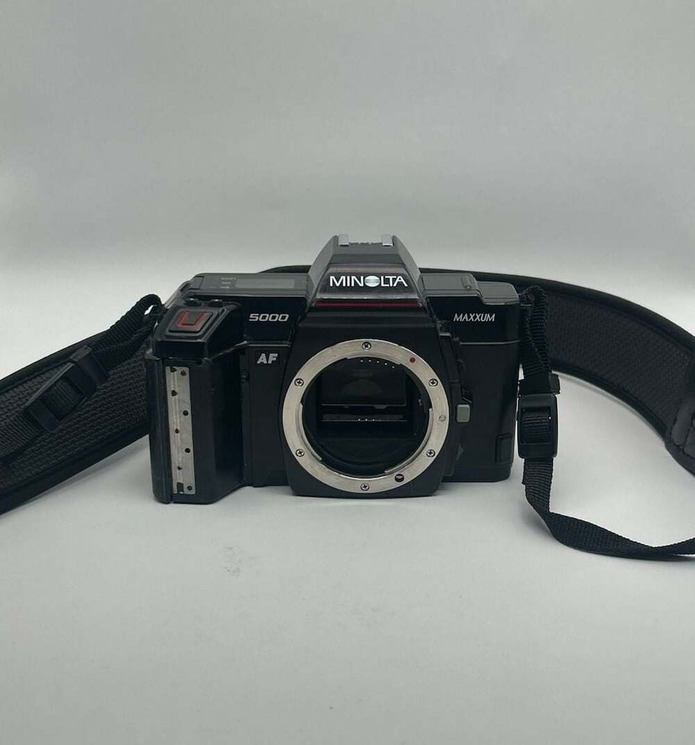 Minolta Maxxum 5000 AF 35mm Film SLR Camera Body